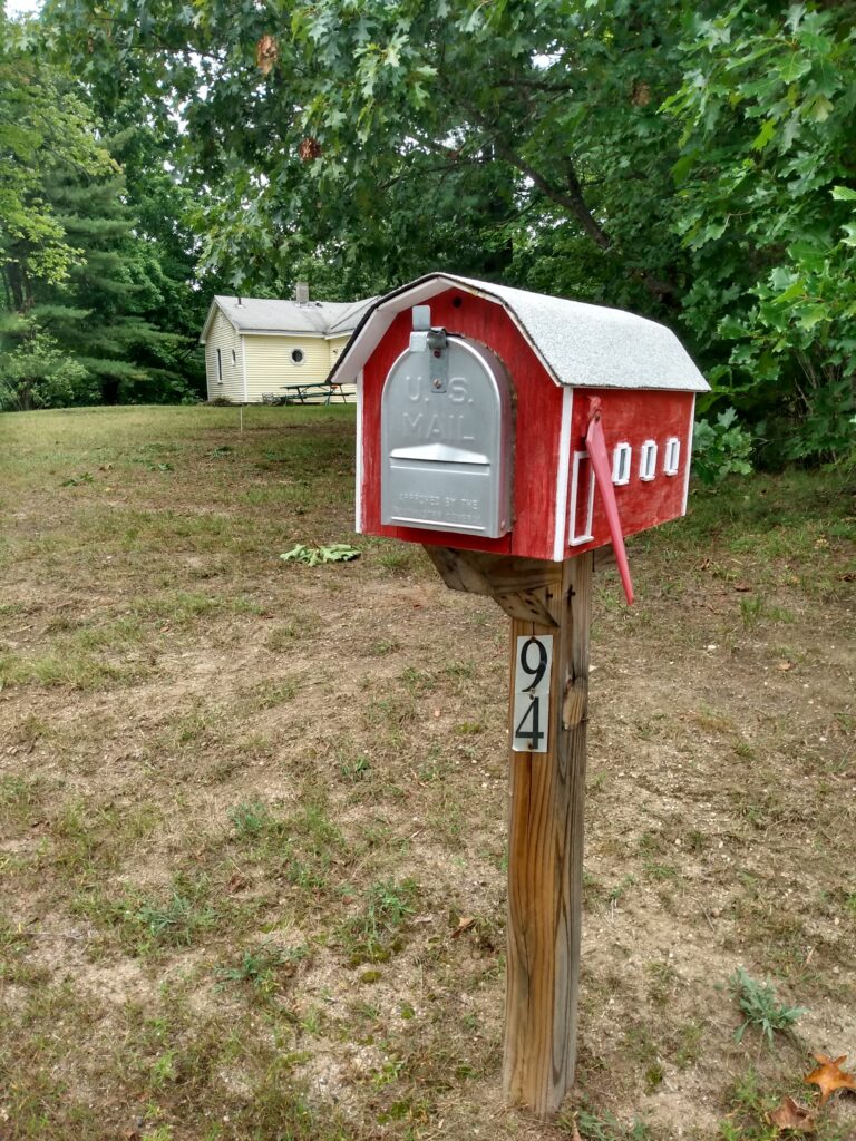 Barn mailbox